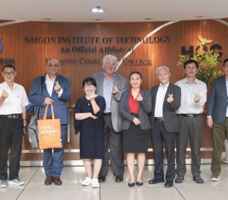 Học ngành Ngôn ngữ Anh tại Cao đẳng có gì khác so với Đại học?